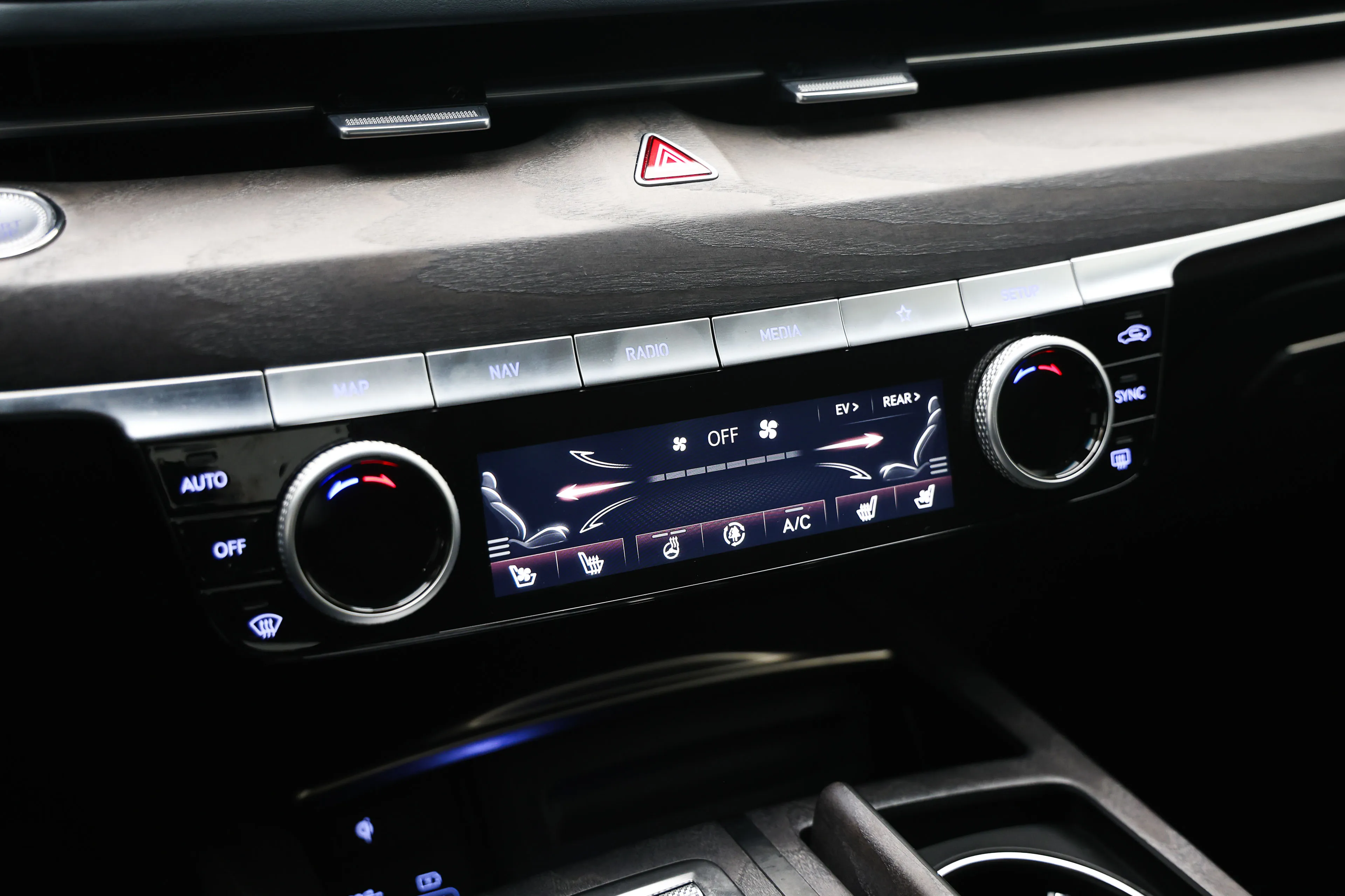 Genesis G80 2023 Electrified AWD Signature The Selection - фото 22