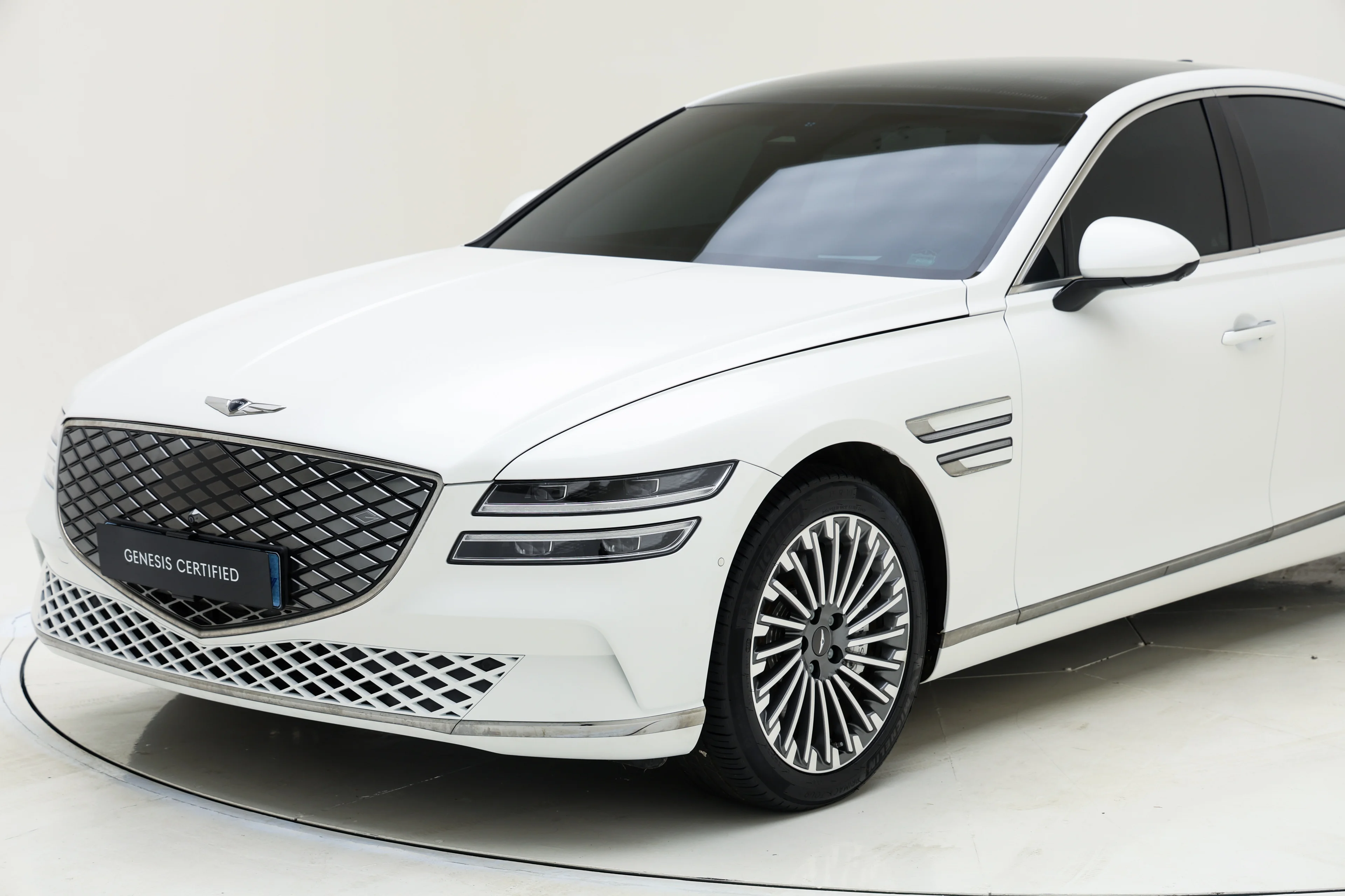 Genesis G80 2023 Electrified AWD Signature The Selection - фото 3