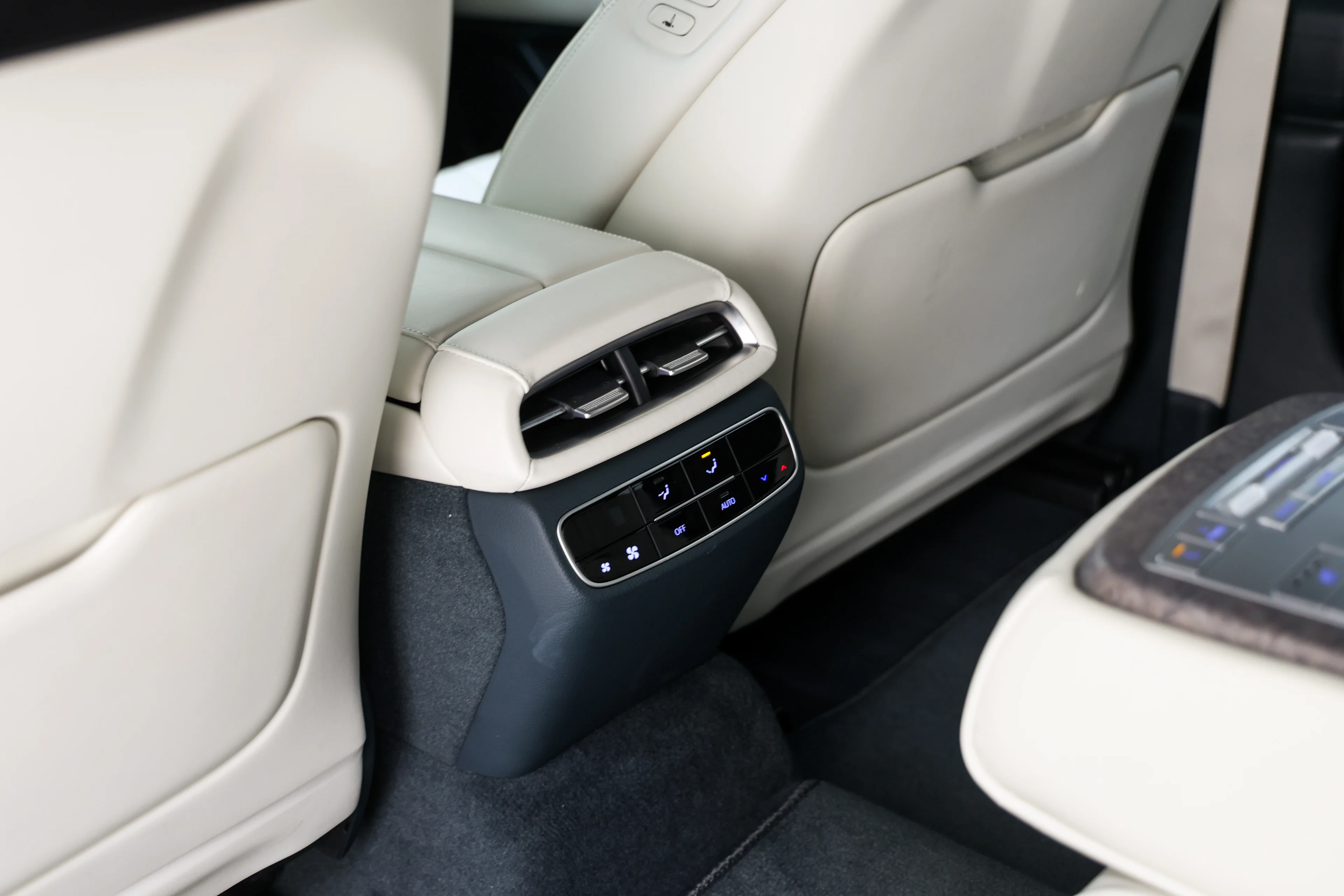 Genesis G80 2023 Electrified AWD Signature The Selection - фото 30