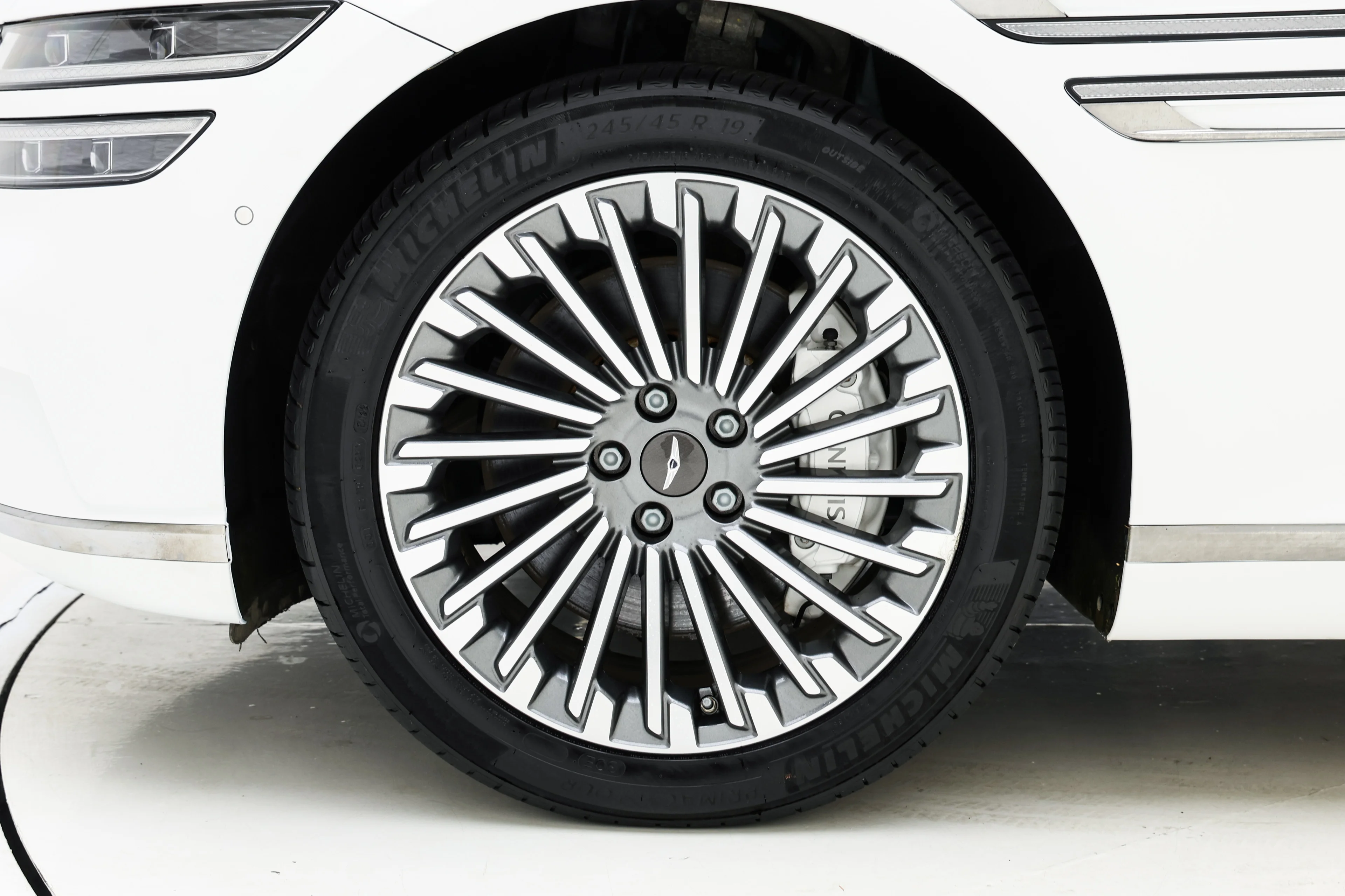 Genesis G80 2023 Electrified AWD Signature The Selection - фото 6