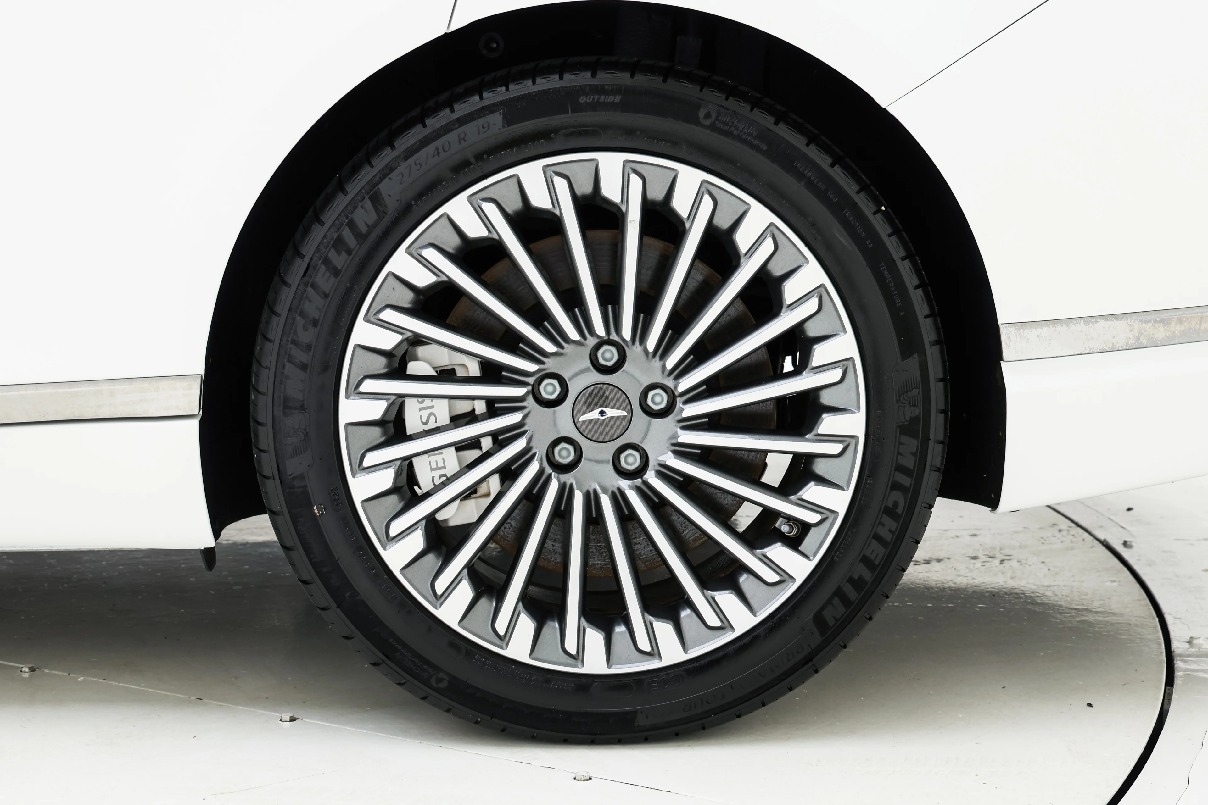 Genesis G80 2023 Electrified AWD Signature The Selection - фото 8