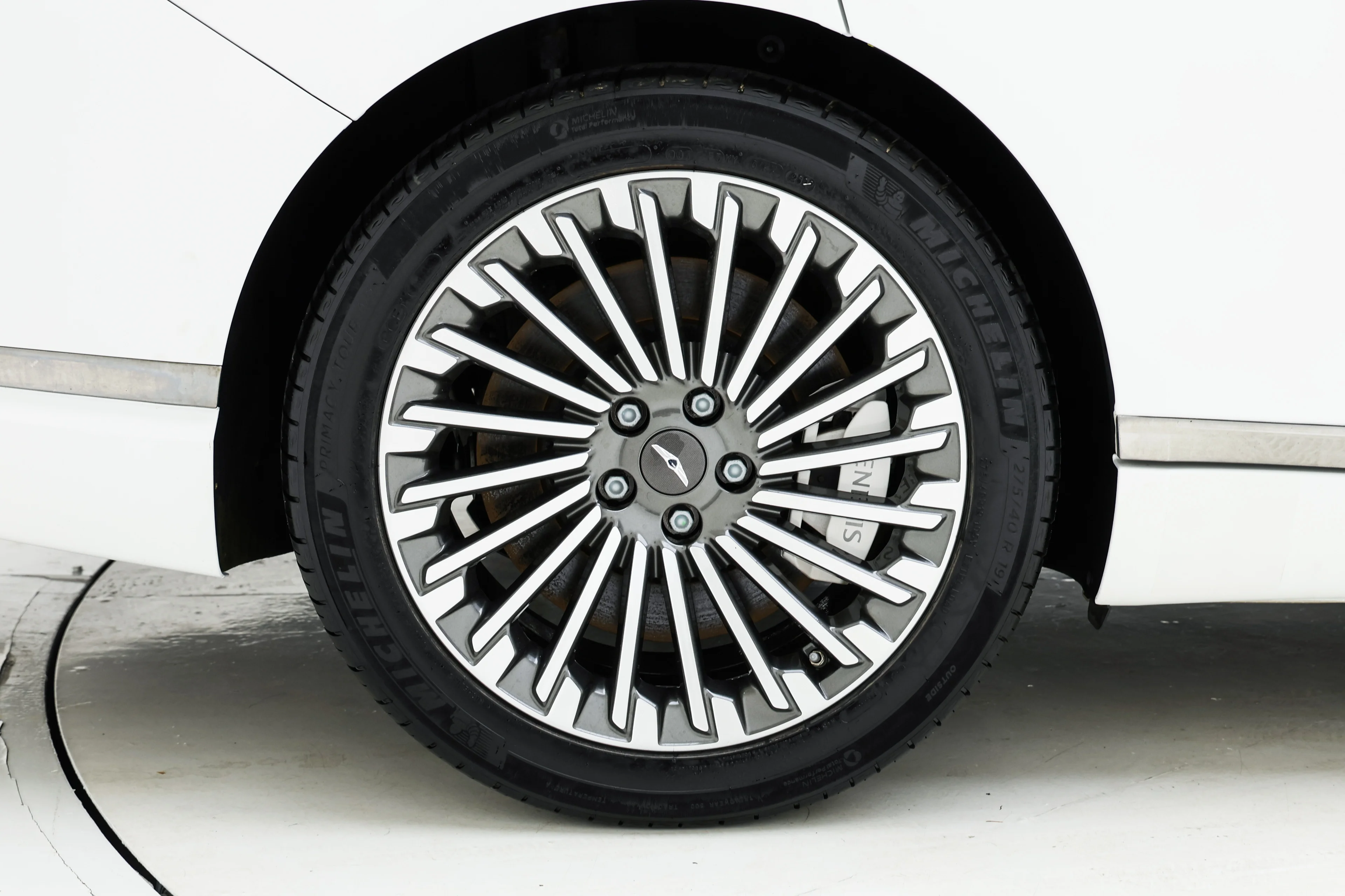 Genesis G80 2023 Electrified AWD Signature The Selection - фото 9