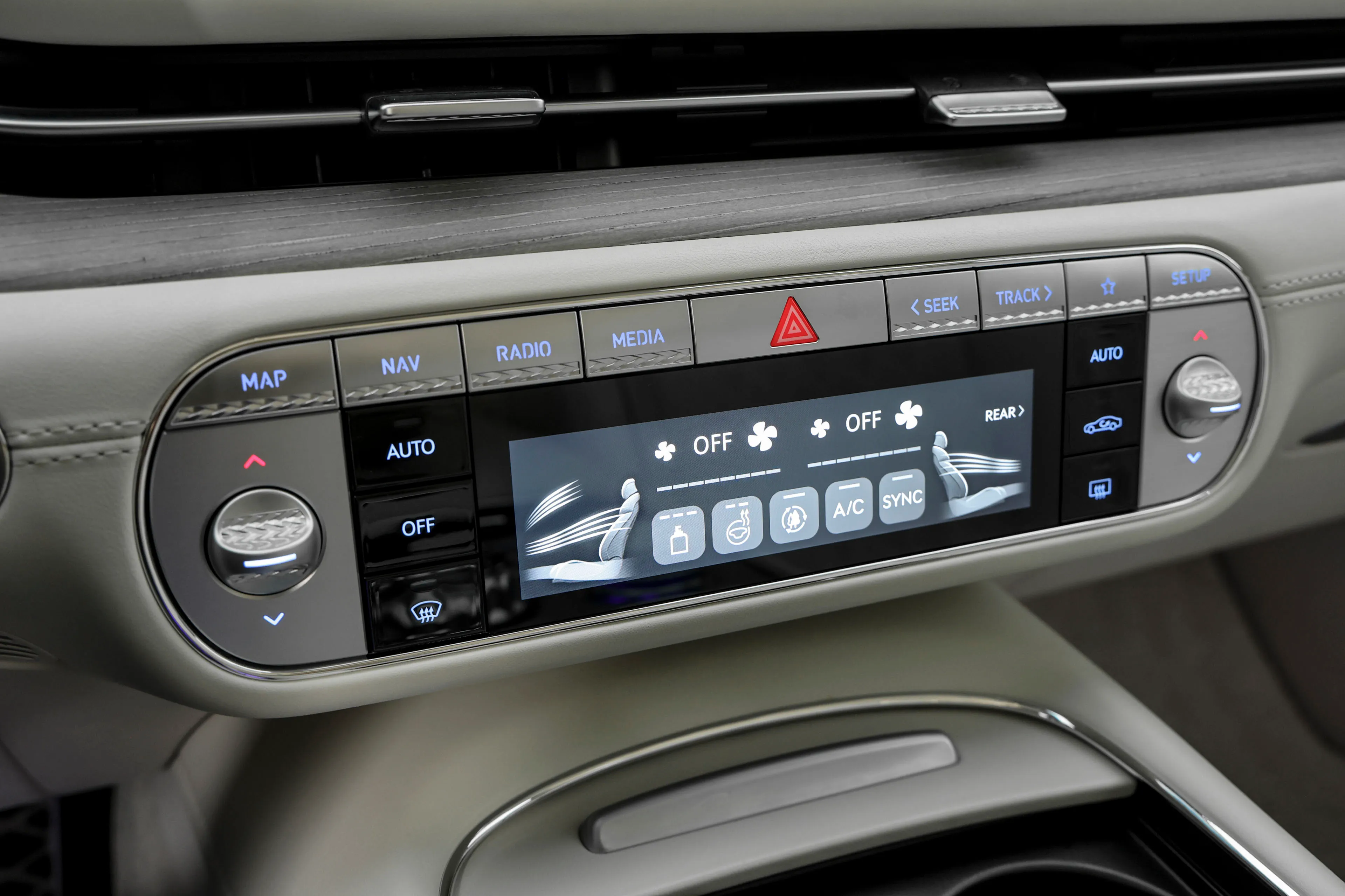 Genesis G90 2022 LONG WHEEL BASE Gasoline 3.5 Turbo AWD 4 Seater Signature The Selection - фото 21