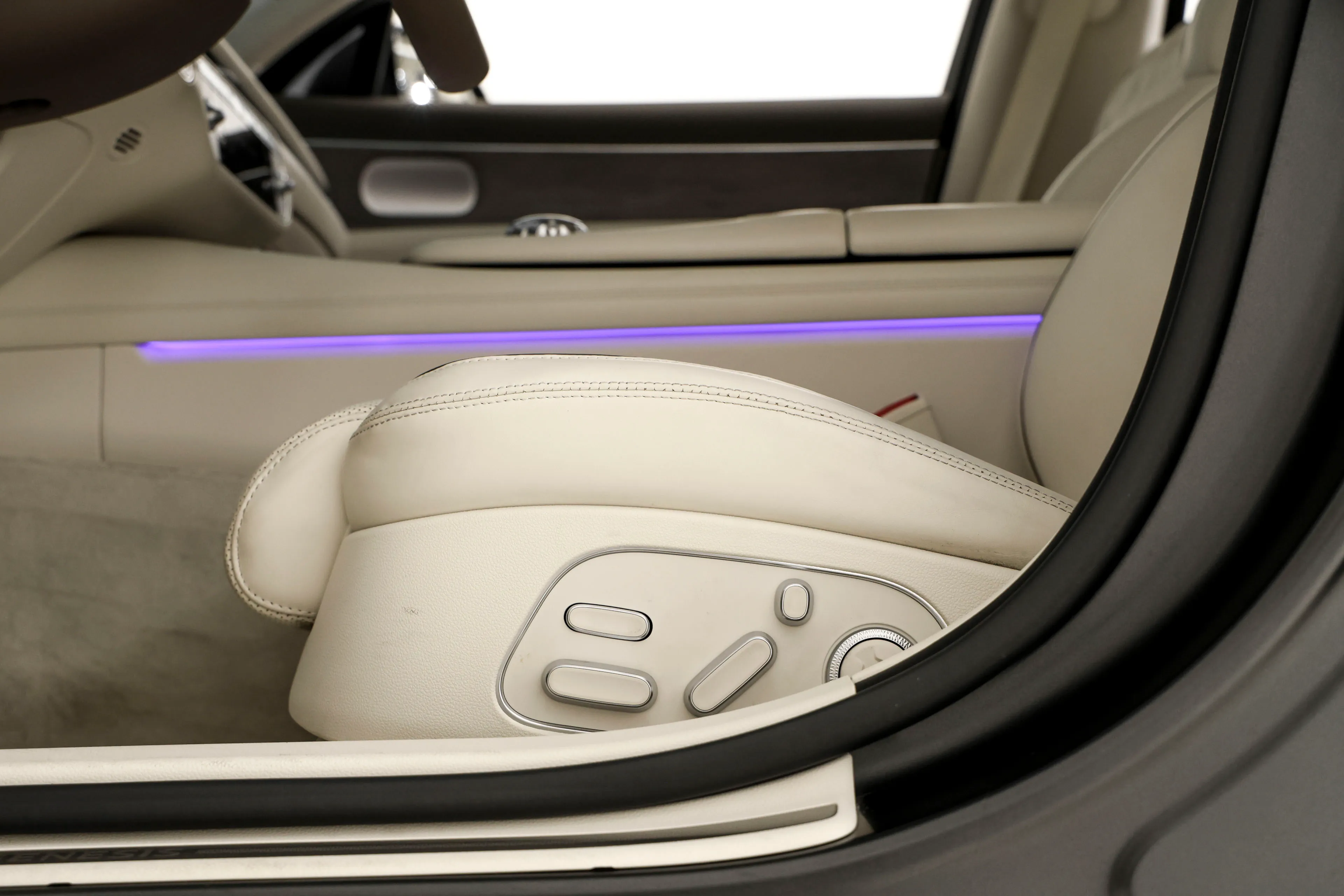 Genesis G90 2022 LONG WHEEL BASE Gasoline 3.5 Turbo AWD 4 Seater Signature The Selection - фото 24