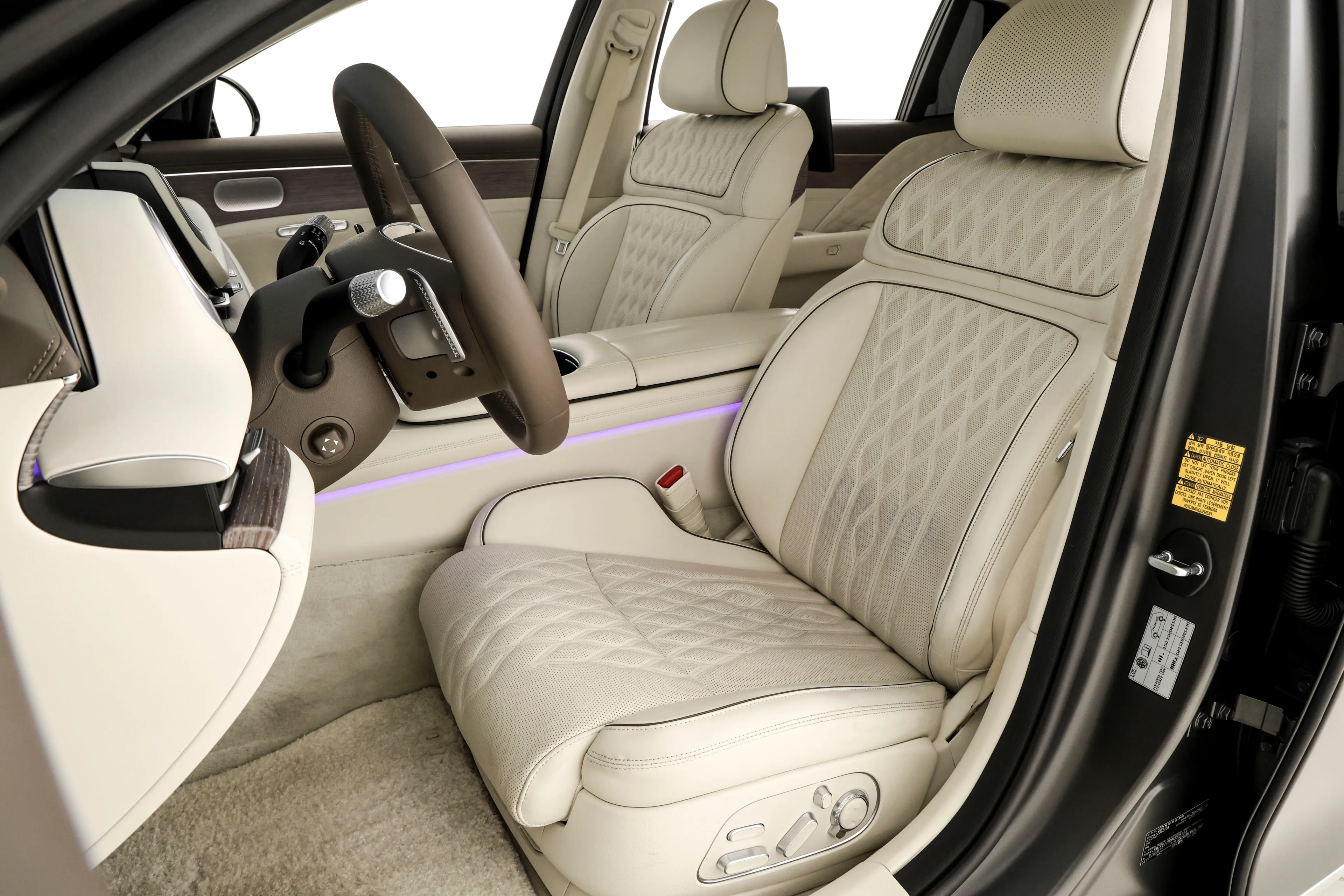 Genesis G90 2022 LONG WHEEL BASE Gasoline 3.5 Turbo AWD 4 Seater Signature The Selection - фото 25