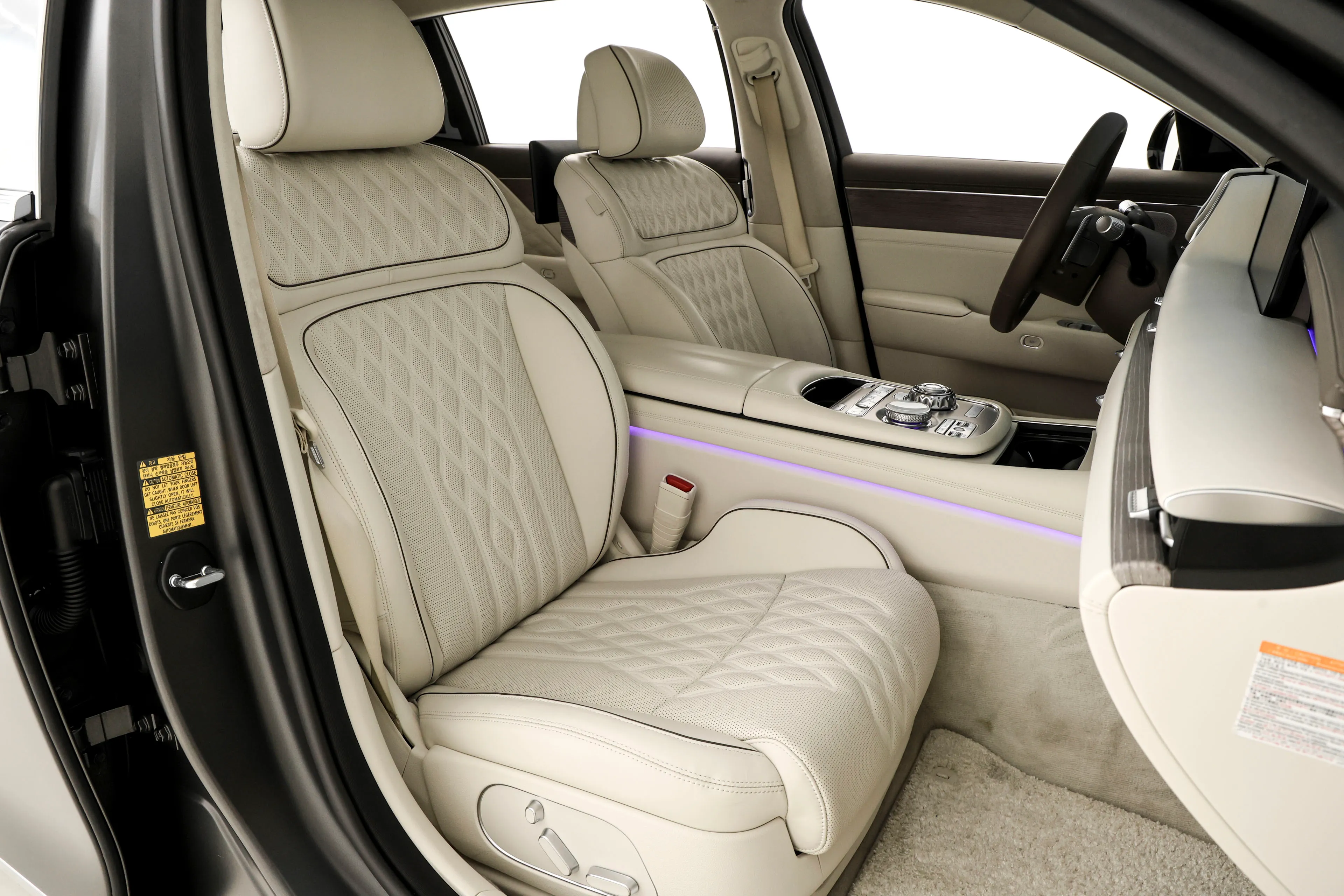 Genesis G90 2022 LONG WHEEL BASE Gasoline 3.5 Turbo AWD 4 Seater Signature The Selection - фото 26