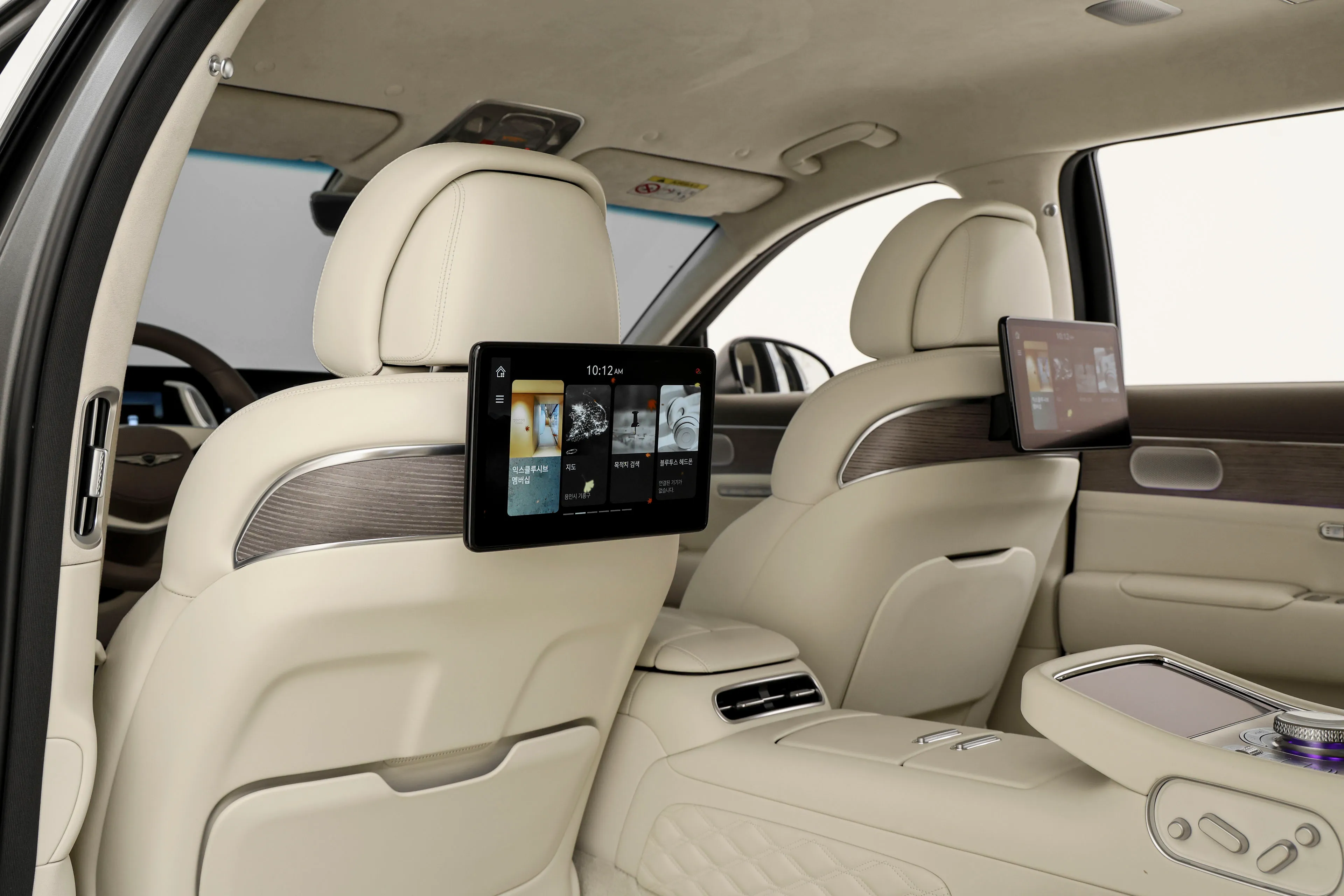 Genesis G90 2022 LONG WHEEL BASE Gasoline 3.5 Turbo AWD 4 Seater Signature The Selection - фото 27