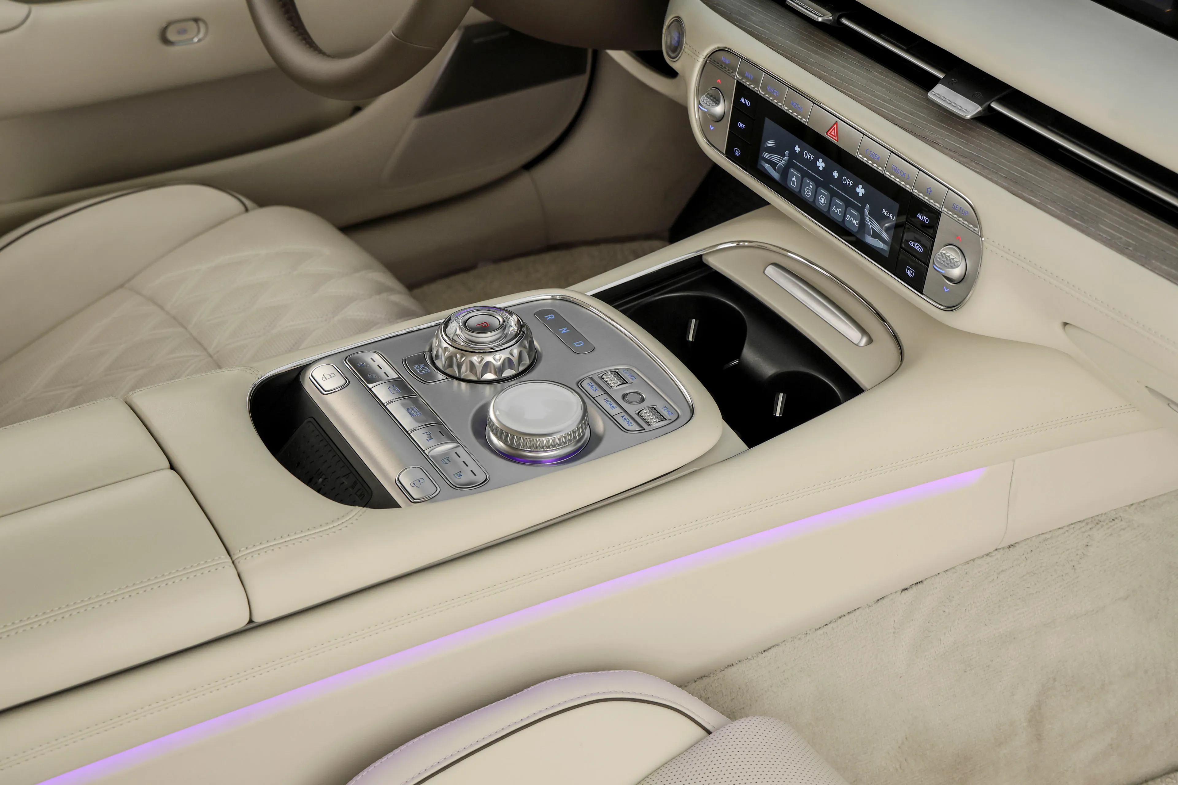 Genesis G90 2022 LONG WHEEL BASE Gasoline 3.5 Turbo AWD 4 Seater Signature The Selection - фото 29