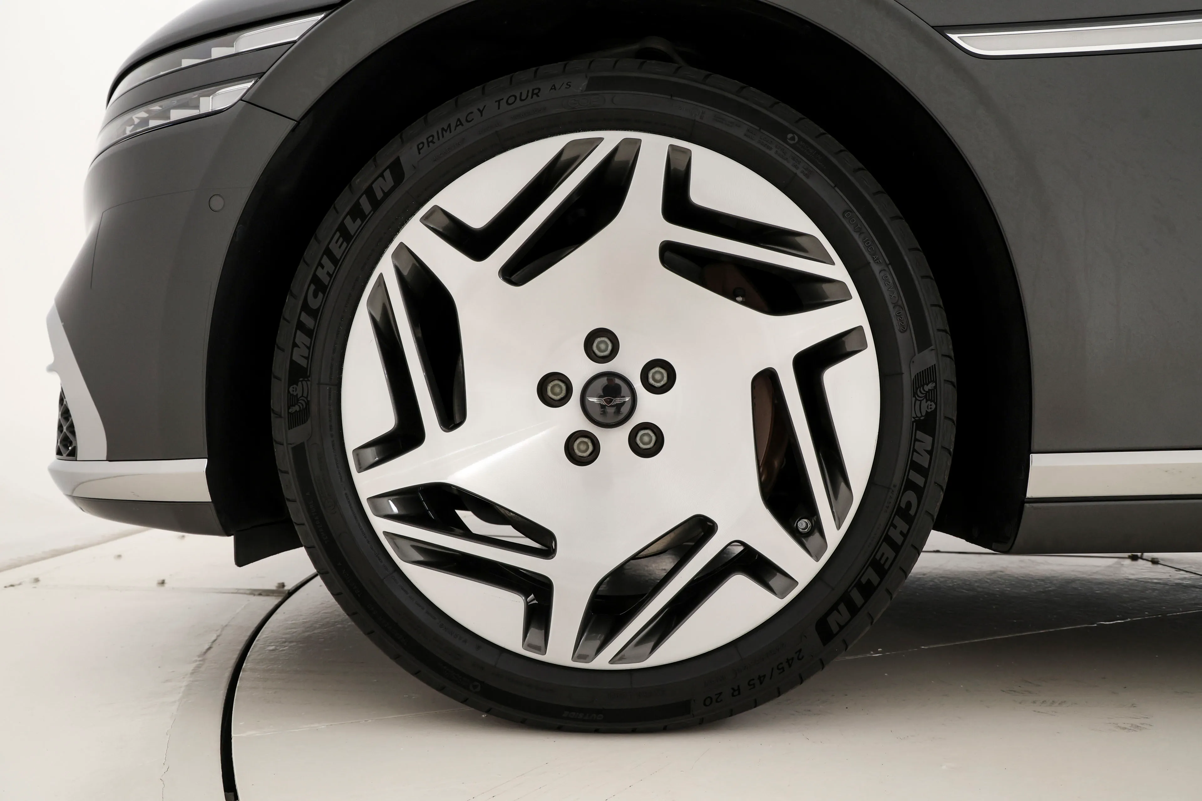 Genesis G90 2022 LONG WHEEL BASE Gasoline 3.5 Turbo AWD 4 Seater Signature The Selection - фото 8