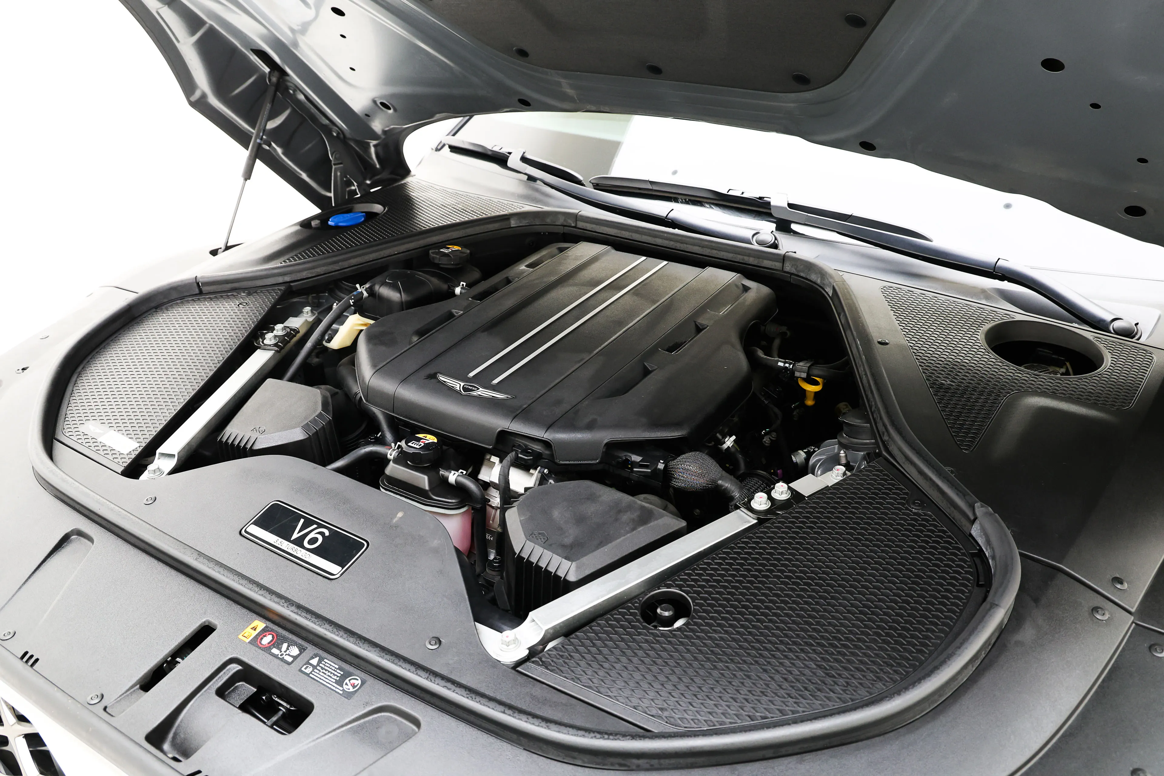 Genesis G90 2022 Gasoline 3.5 Turbo AWD 4 Seater Signature The Selection - фото 10