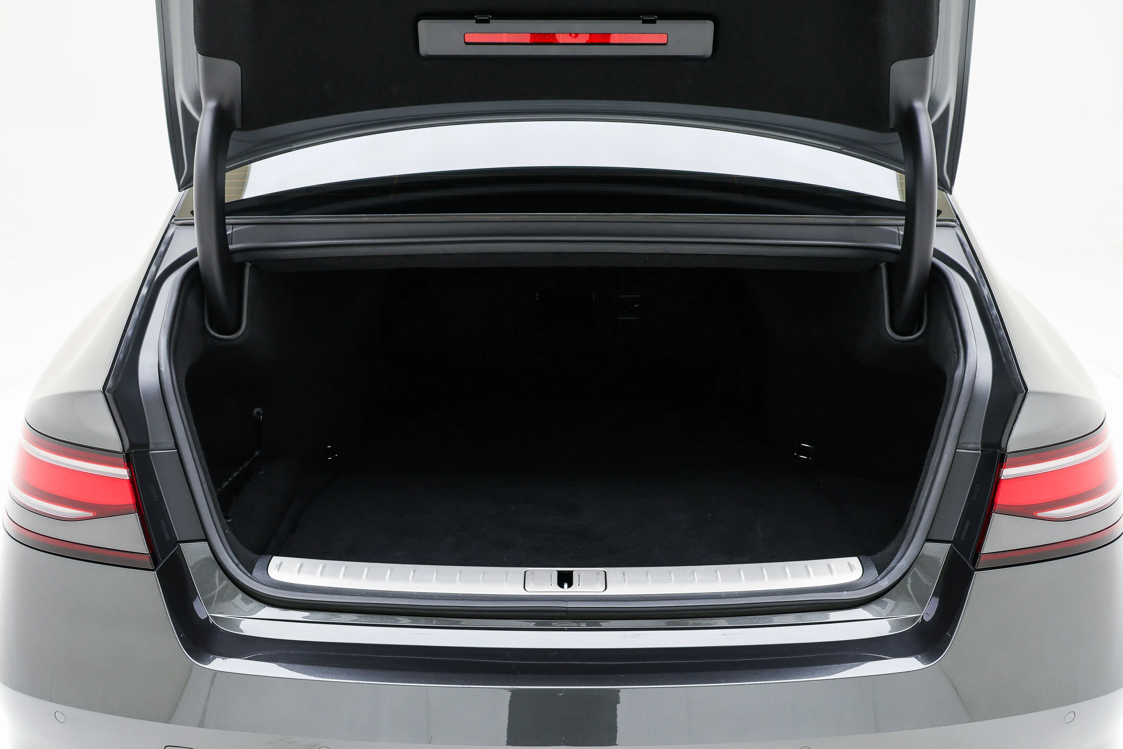 Genesis G90 2022 Gasoline 3.5 Turbo AWD 4 Seater Signature The Selection - фото 11