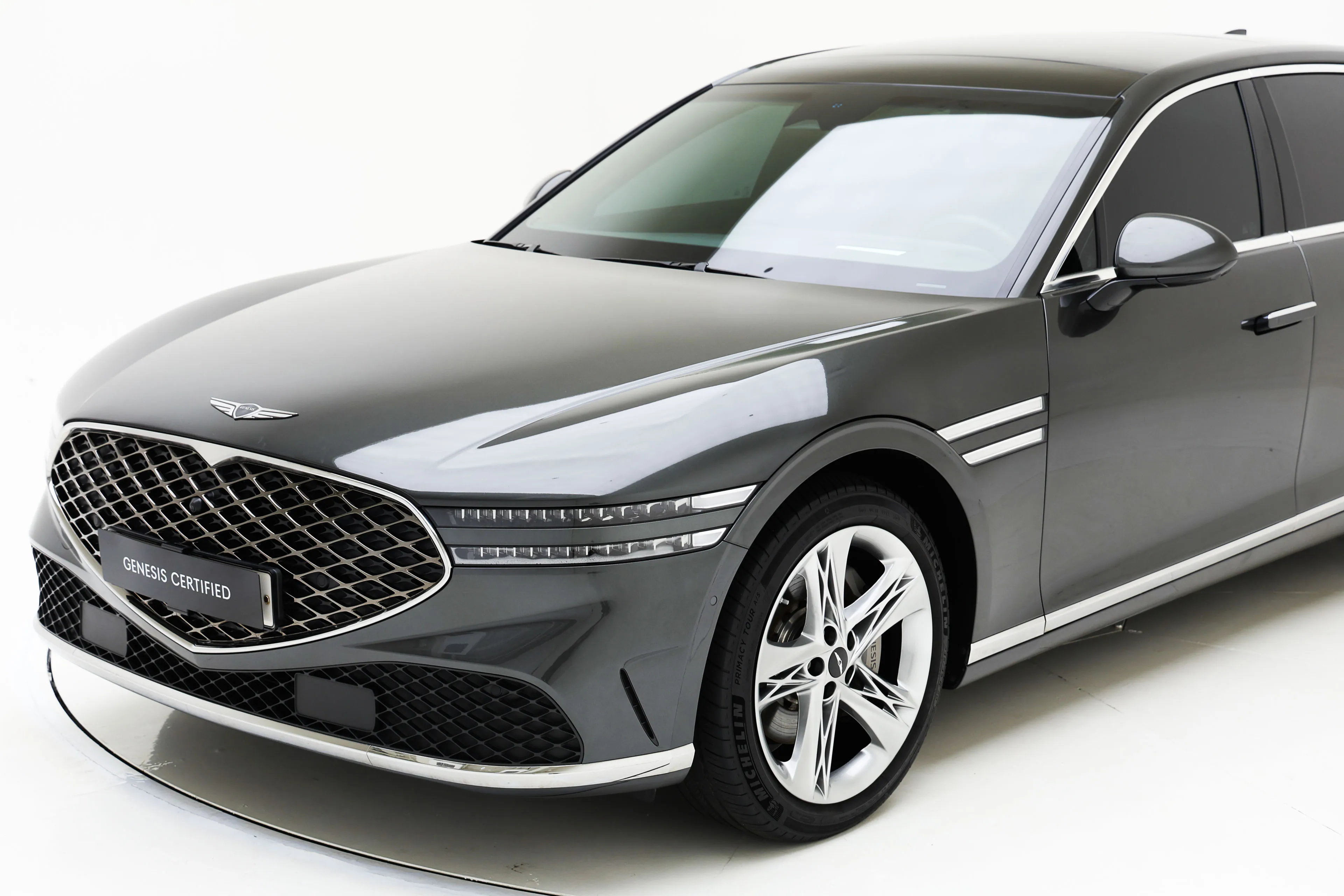 Genesis G90 2022 Gasoline 3.5 Turbo AWD 4 Seater Signature The Selection - фото 3