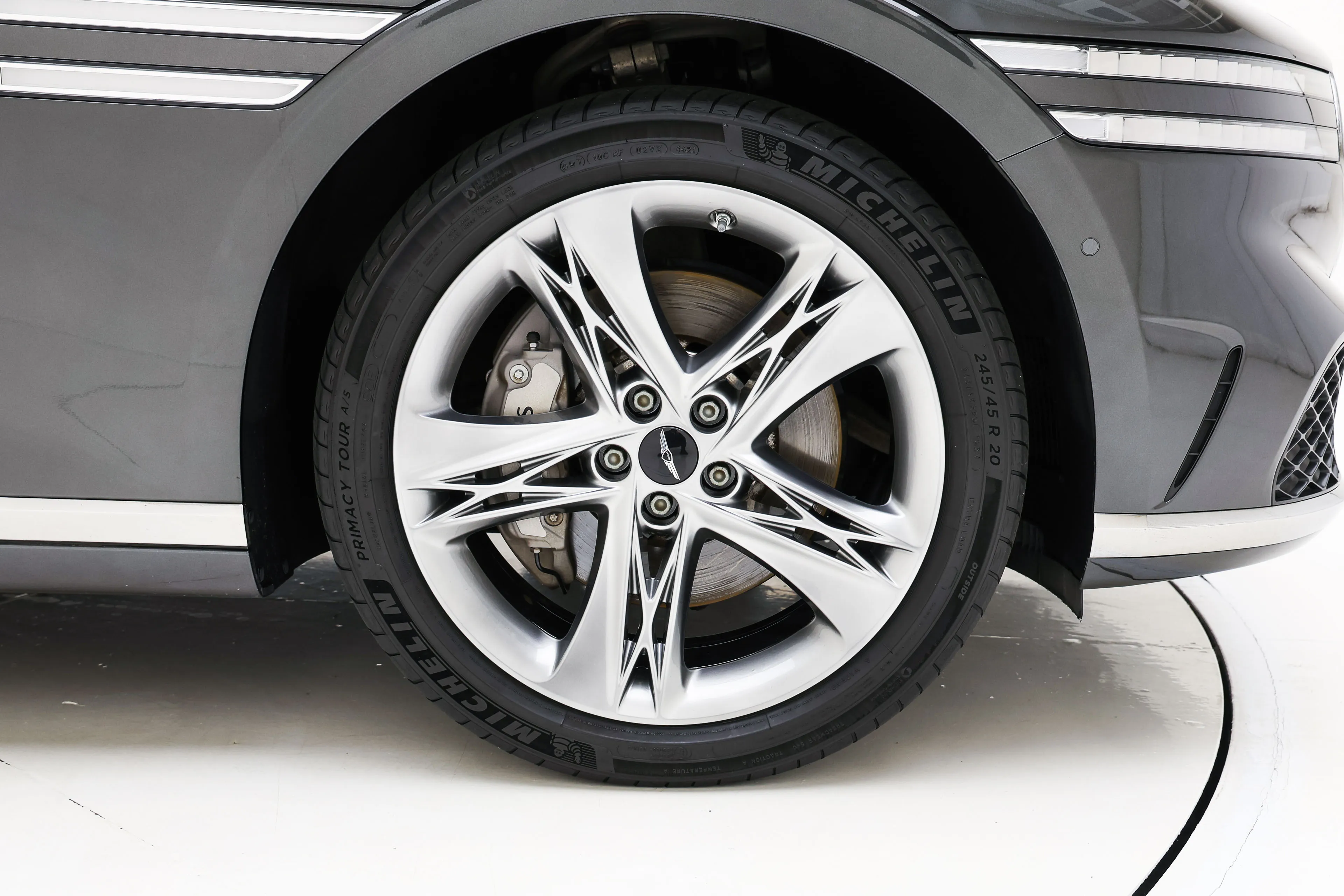 Genesis G90 2022 Gasoline 3.5 Turbo AWD 4 Seater Signature The Selection - фото 7