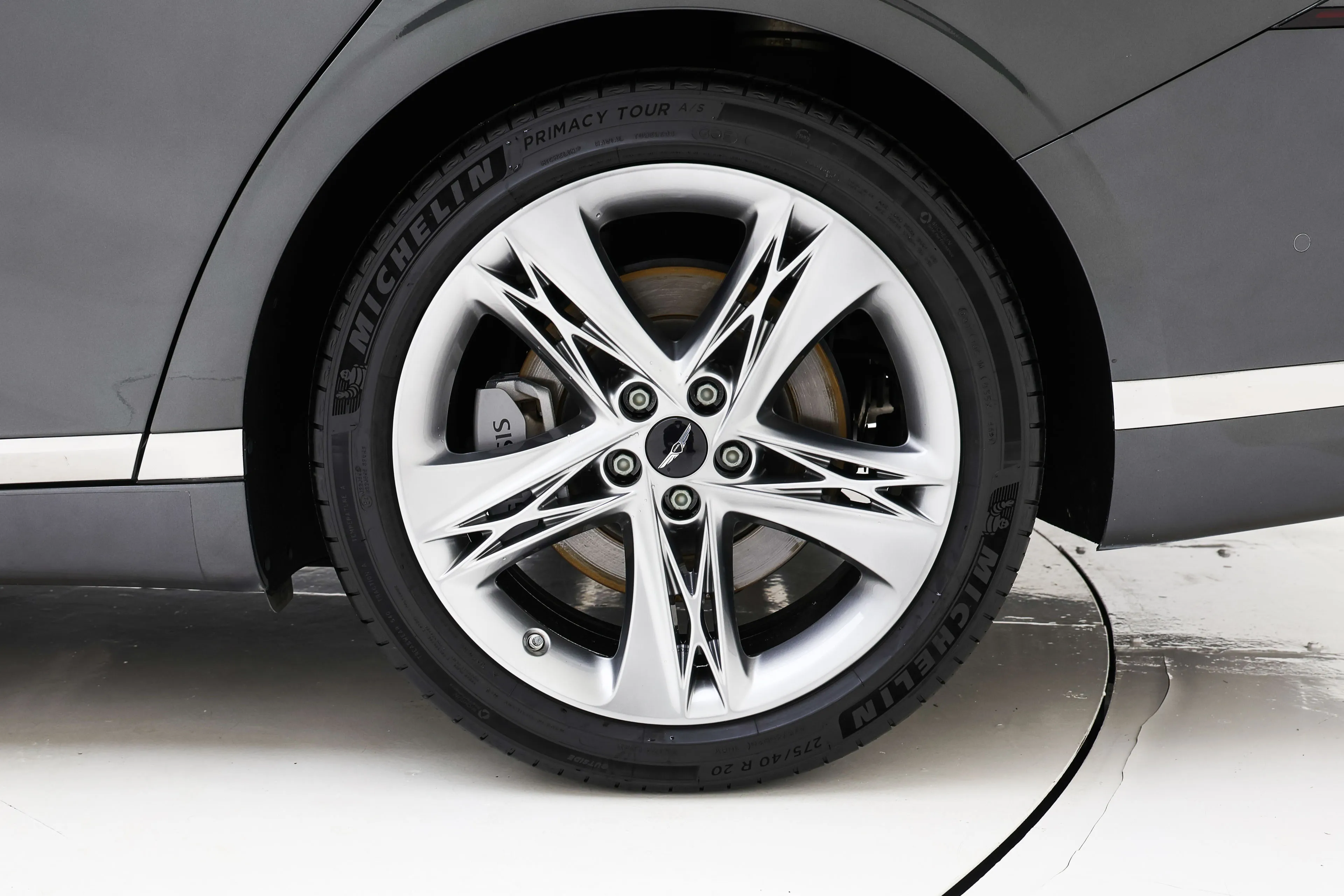 Genesis G90 2022 Gasoline 3.5 Turbo AWD 4 Seater Signature The Selection - фото 9